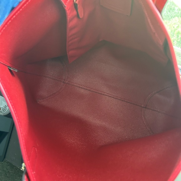 New with tags. Coach sig city tote - Picture 4 of 5